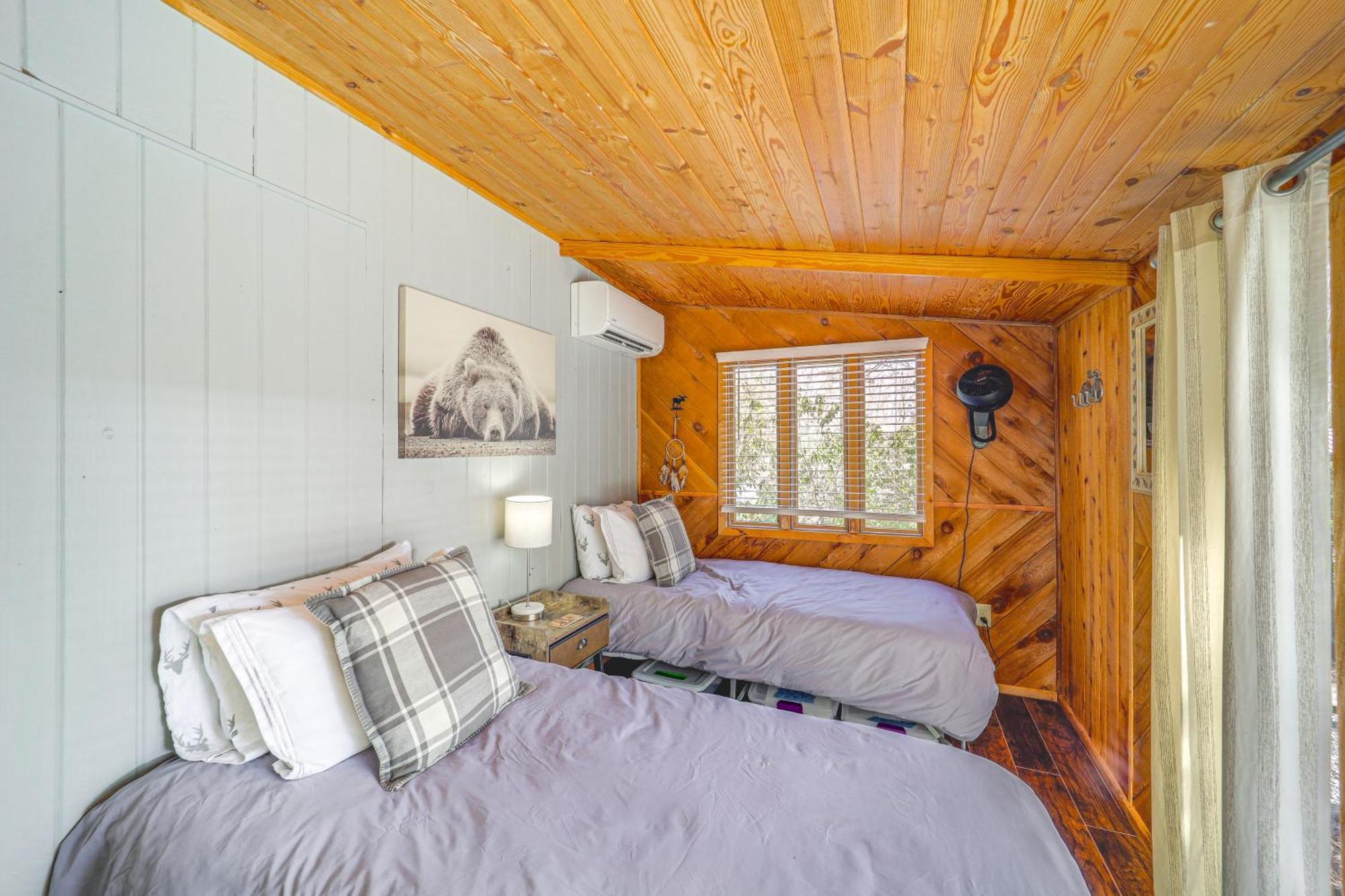 Rustic Newland Cabin With Deck By Lake And Trails! Bagian luar foto
